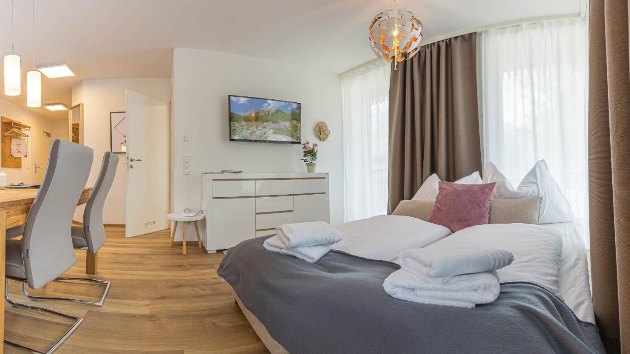 Alpine Appartement Top 3 By Aa Holiday Homes Тауплиц Екстериор снимка